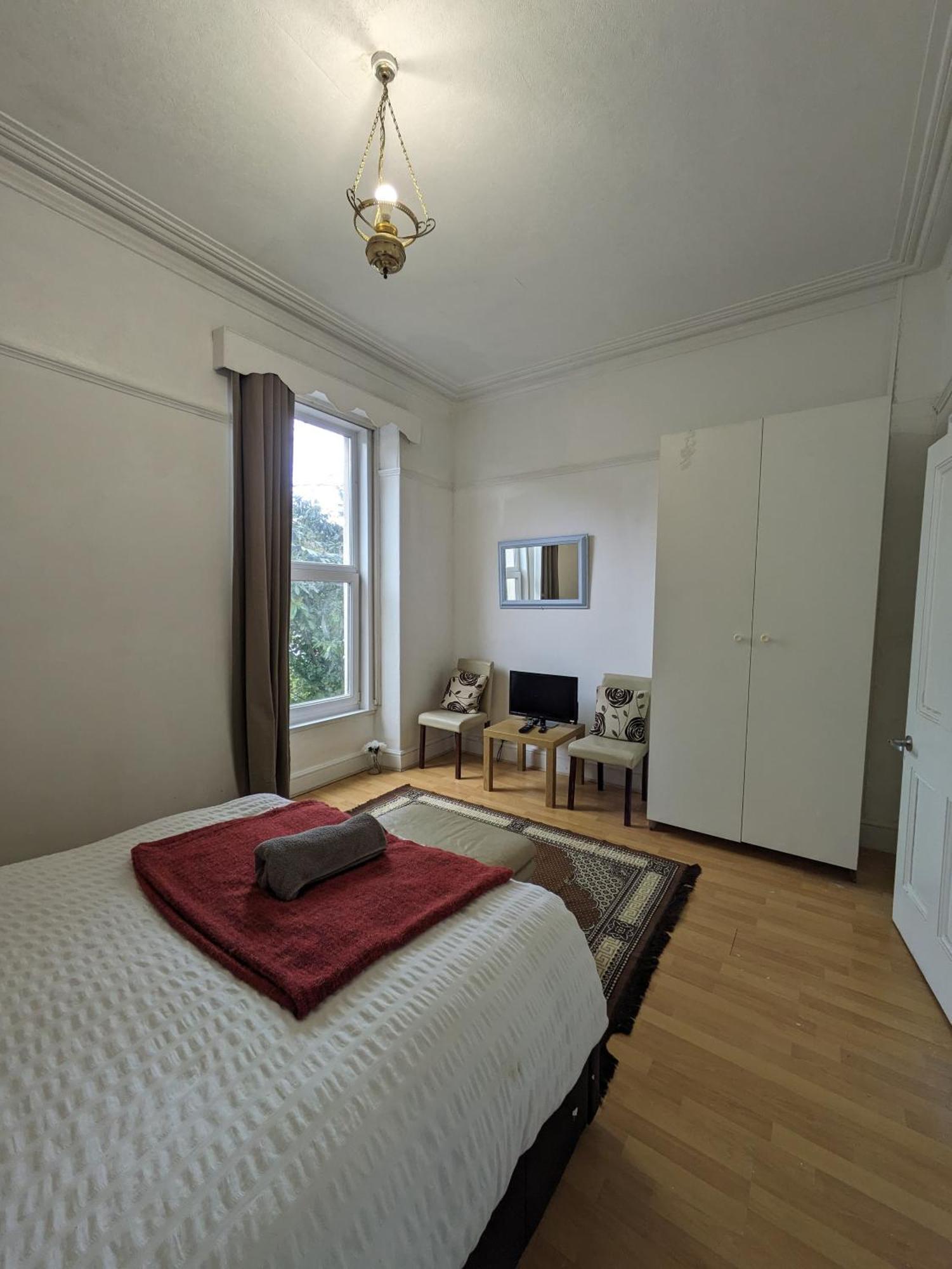 Ensuite Basic Room Budget Sketty 5 Σουόνσι Εξωτερικό φωτογραφία